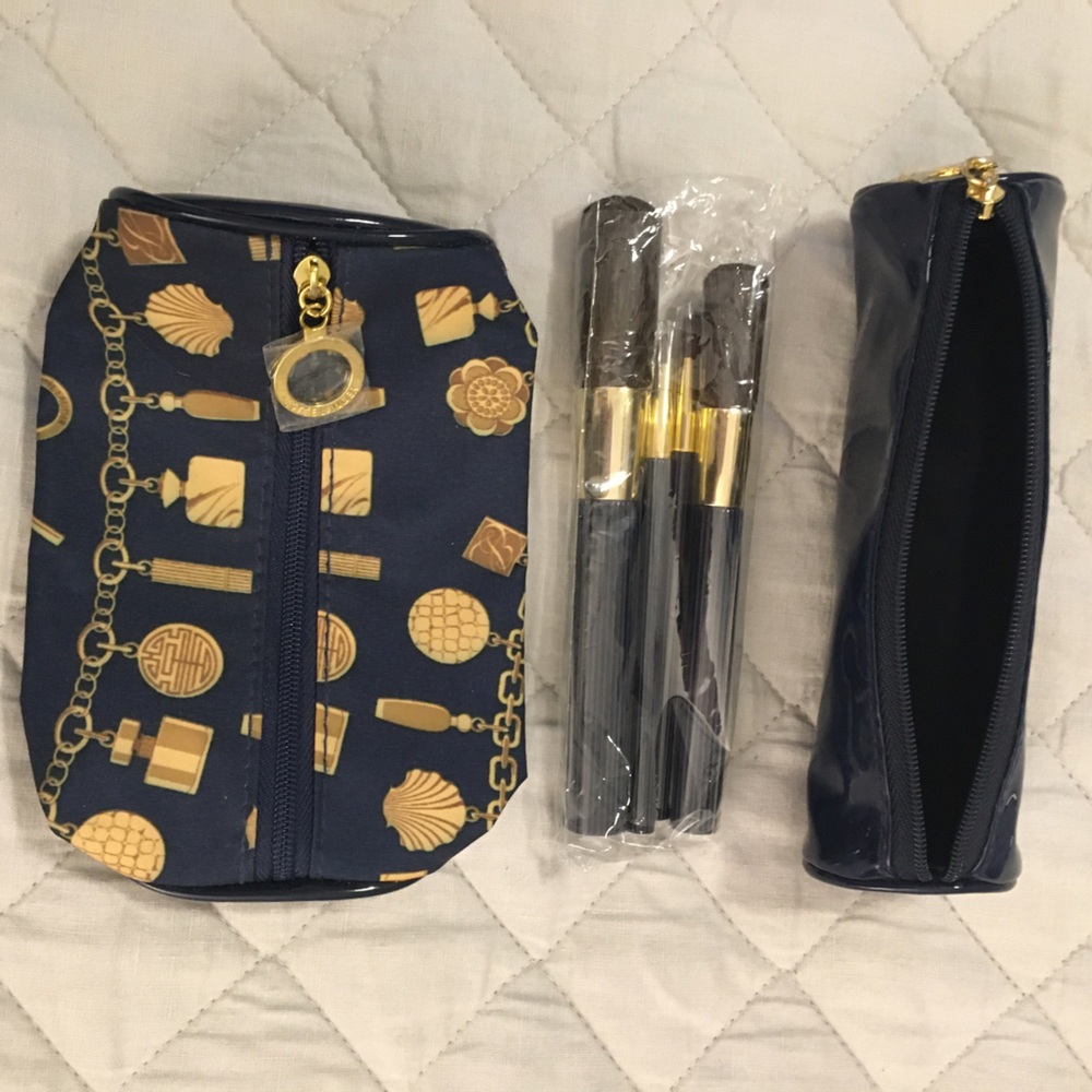 Estée Lauder Make-Up Cases and 4 Brushes